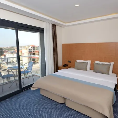 Saatlı Otel Çeşme