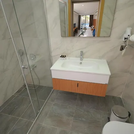 Hotel Saatli *